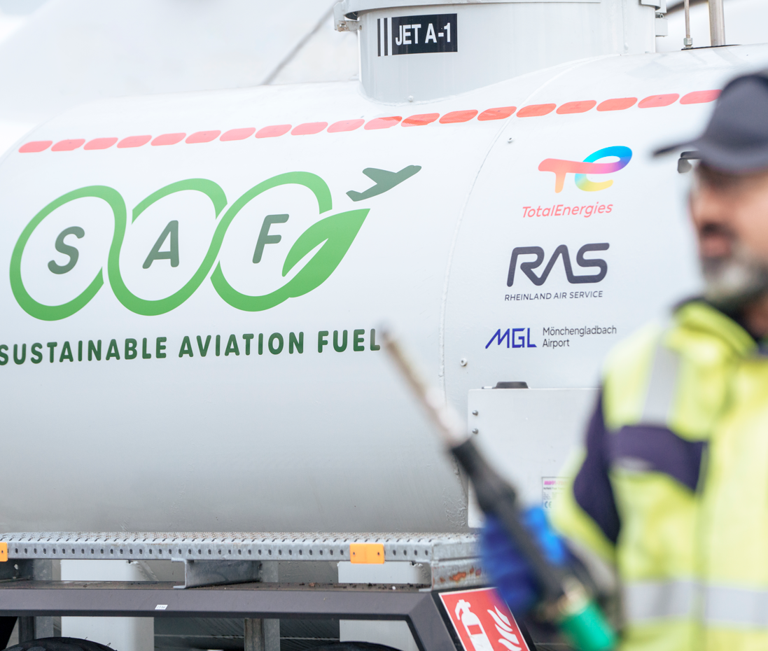 Rheinland Air Service und der Flughafen Mönchengladbach leisten Pionierarbeit beim Betanken mit nachhaltig produziertem Treibstoff